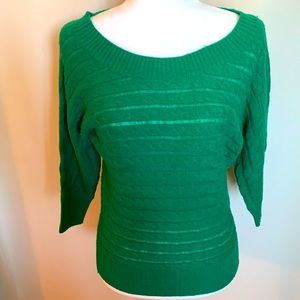 Sweater in Kelly green